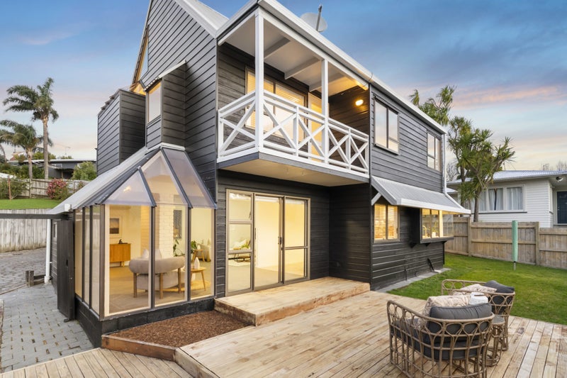 2/19 Tilden Avenue, Hillcrest, Auckland - Carousel 1