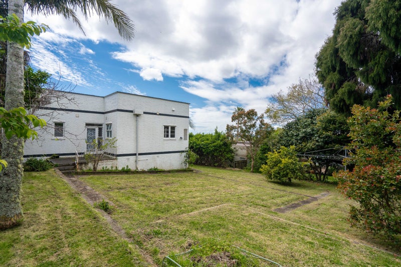 11 Otahuri Crescent, Greenlane, Auckland - Carousel 11