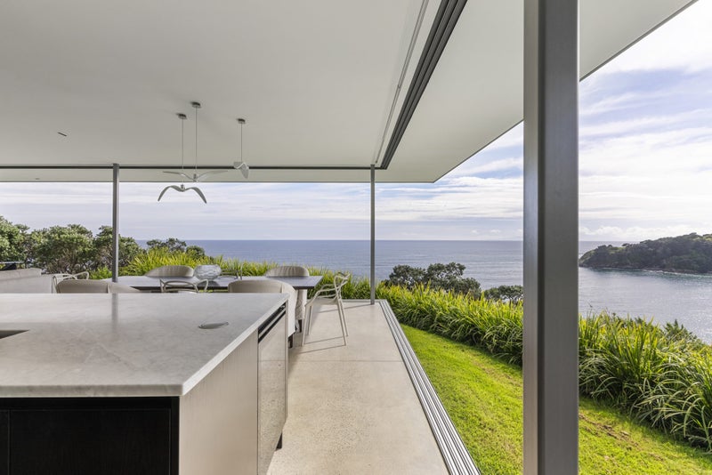 20 Newton Road, Oneroa, Waiheke Island - Carousel 1