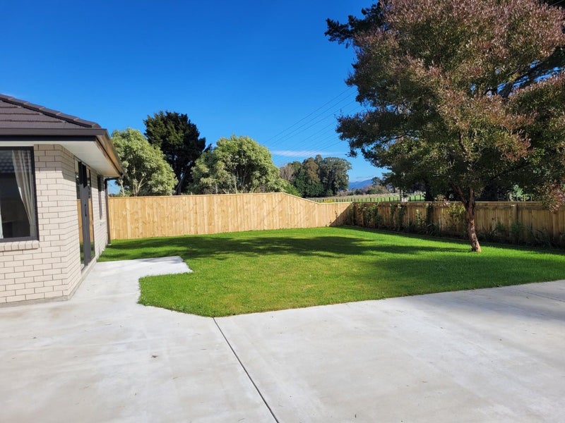 77 Lincoln Road, Carterton, Carterton - Carousel 2