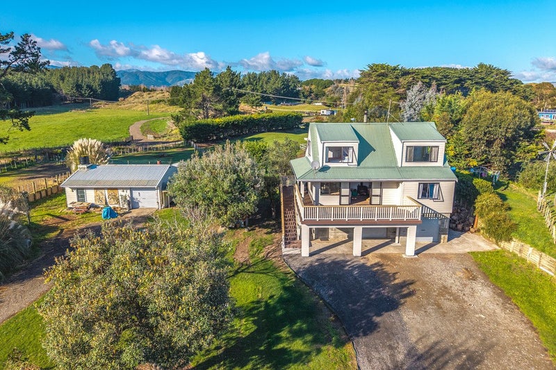 593 Waikawa Beach Road, Waikawa Beach, Levin - Carousel 2