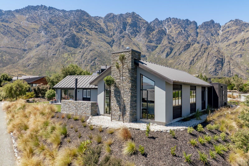 15 McKellar Drive, Jacks Point, Queenstown - Carousel 1