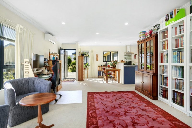 10/58A MOLESWORTH ST, TAITA, LOWER HUTT - Carousel 2