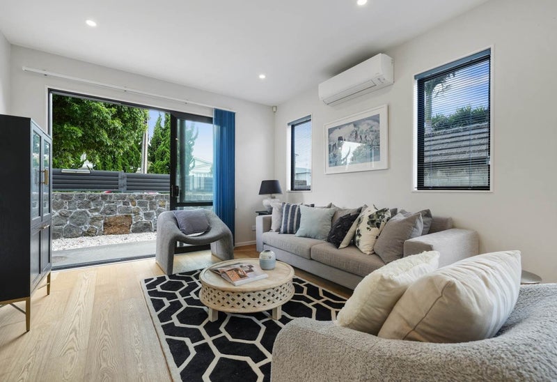 1B Kawau Road, Greenlane, Auckland - Carousel 2