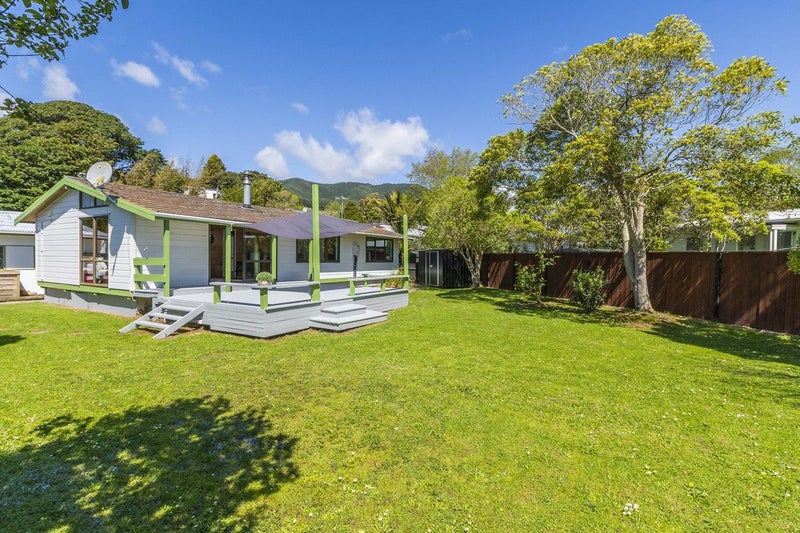 30 Hookway Grove, Paraparaumu - Carousel 1