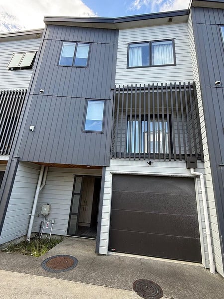 1C Christie Street, Mount Roskill, Auckland - Carousel 1
