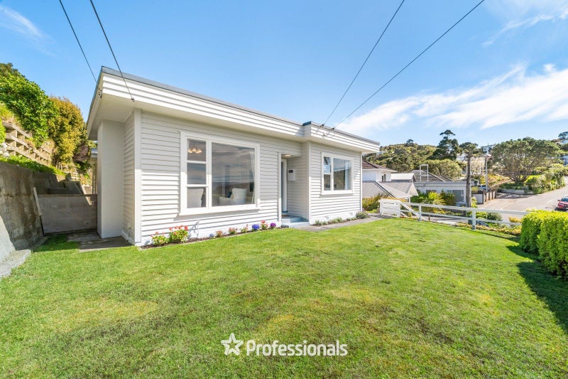 17 Maungaraki Road, Korokoro, Lower Hutt - Carousel 1