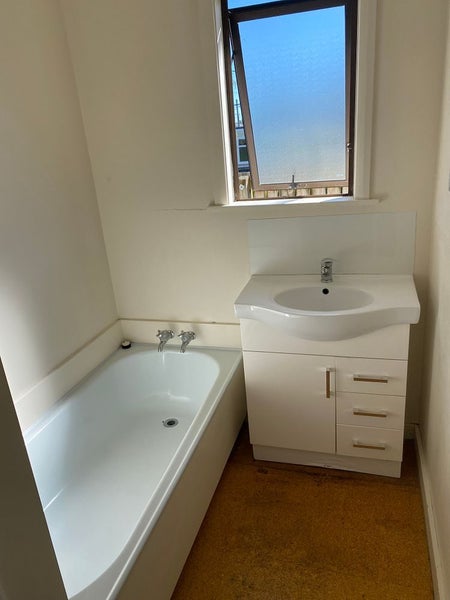 27 Reynolds Street, Taita, Lower Hutt - Carousel 10