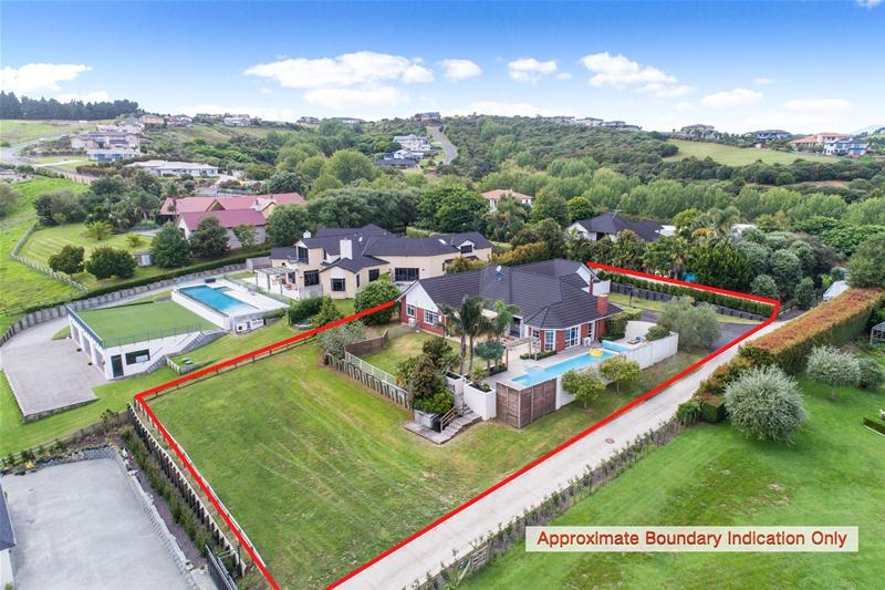 18 Regis Lane, Flat Bush, Auckland - Carousel 1
