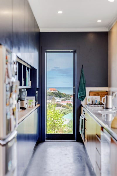 2A Severn Street, Island Bay, Wellington - Carousel 2