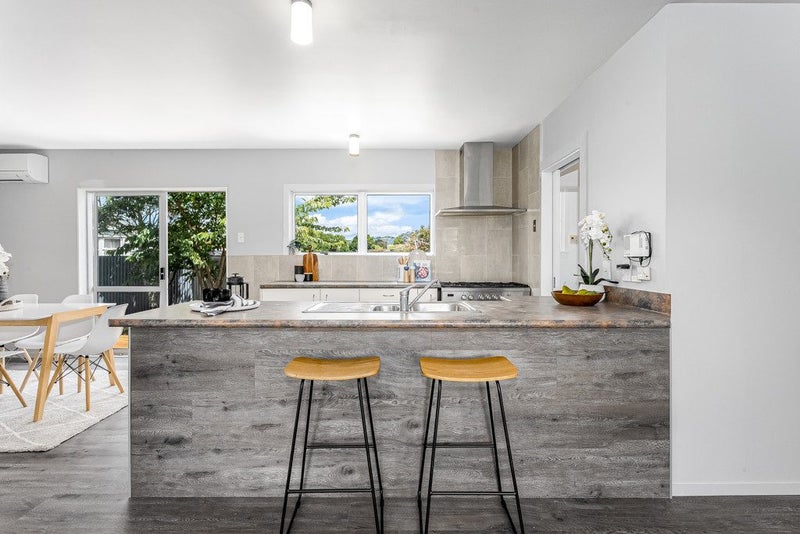 15 Athlone Crescent, Boulcott, Lower Hutt - Carousel 2