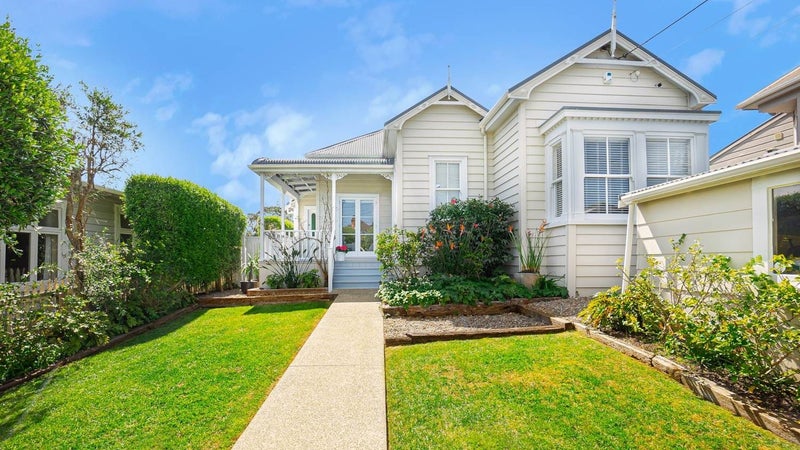 28 Patuone Avenue, Devonport, Auckland - Carousel 1