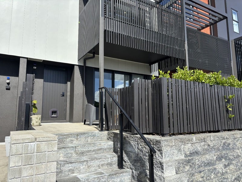3/25 Ringa Matau Road, Hobsonville, Auckland - Carousel 1