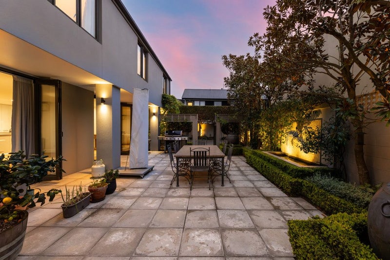 10 Beveridge Street, Christchurch Central, Christchurch - Carousel 1