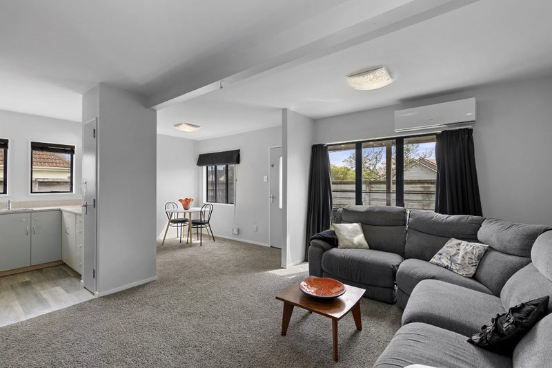 1/72 Waiwhetu Road, Waiwhetu, Lower Hutt - Carousel 2