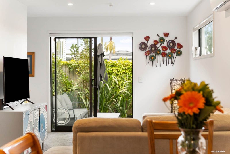 4/80 Awaroa Road, Sunnyvale, Auckland - Carousel 2