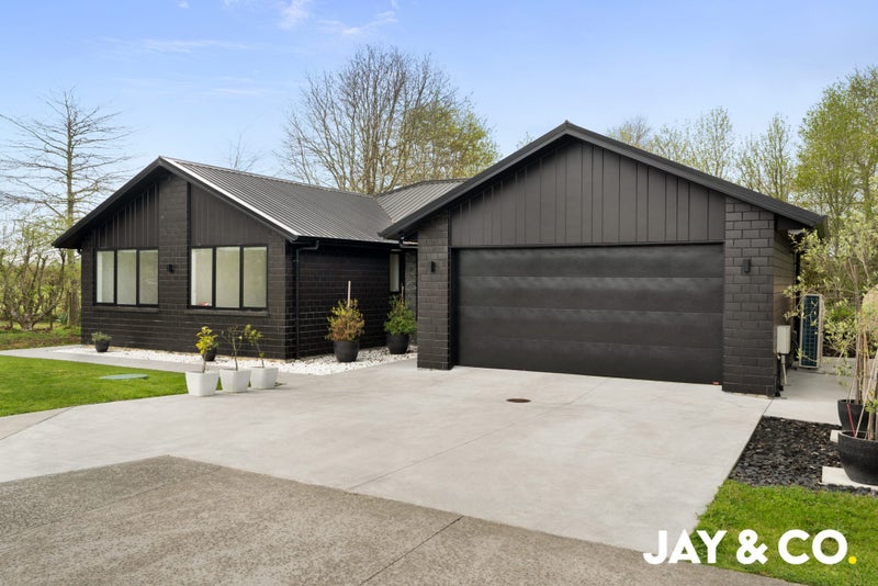 6 Munro Oak Lane, Clevedon, Clevedon - Carousel 1