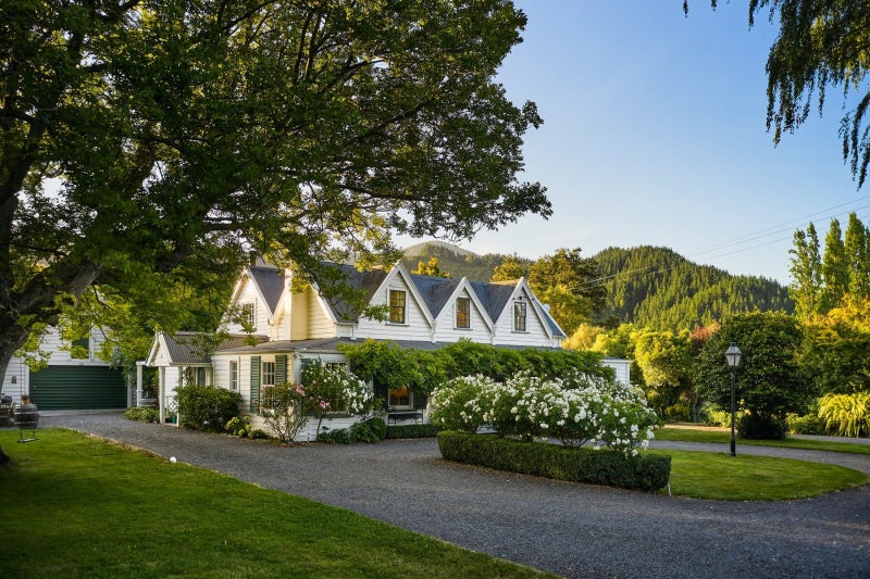 Property Valuation for 2 Pioneer Place, Tuamarina Trade Me Property