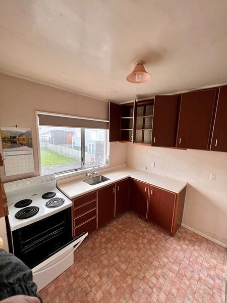 7/154 Onepu Road, Lyall Bay, Wellington - Carousel 2