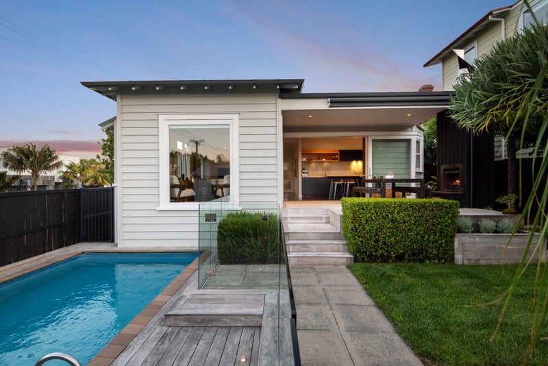 42 Edgars Road, Westmere, Auckland - Carousel 1