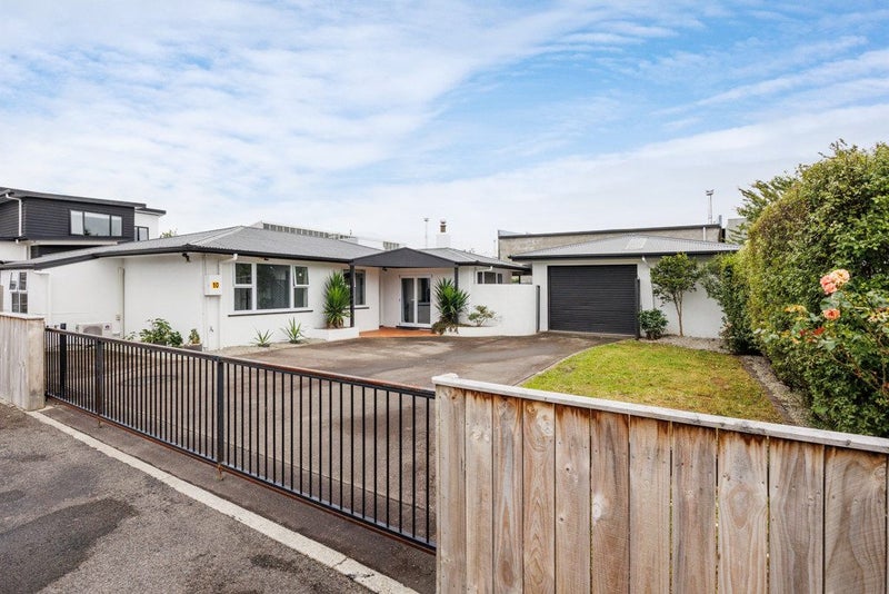 10 Roy Street, Palmerston North, Palmerston North - Carousel 1