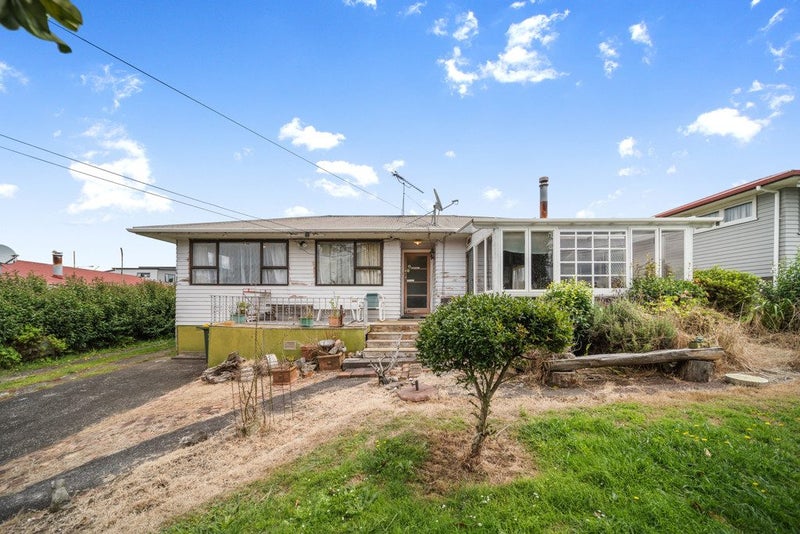 63 Smiths Avenue, Papakura, Papakura - Carousel 1