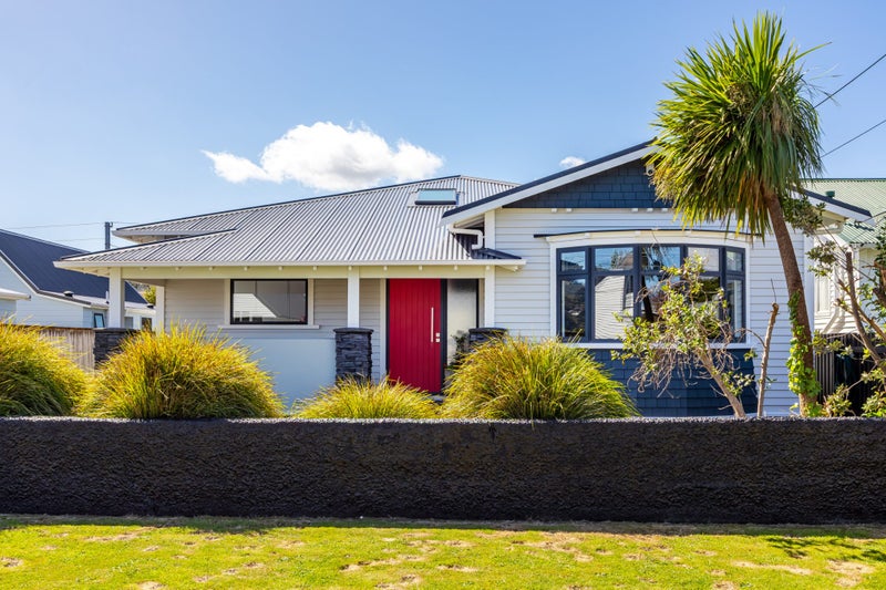 15 North Street, Petone, Lower Hutt - Carousel 19