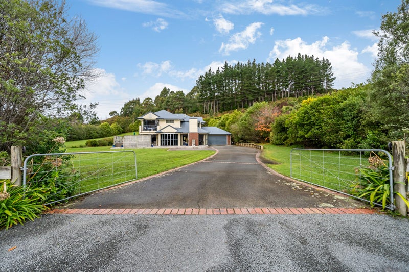93 Emerald Hill Drive, Birchville, Upper Hutt - Carousel 2