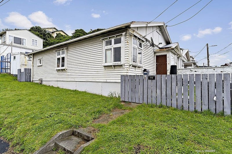 212 Rongotai Road, Rongotai, Wellington - Carousel 1