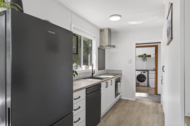 79 Awanui Street, Merrilands, New Plymouth - Carousel 2