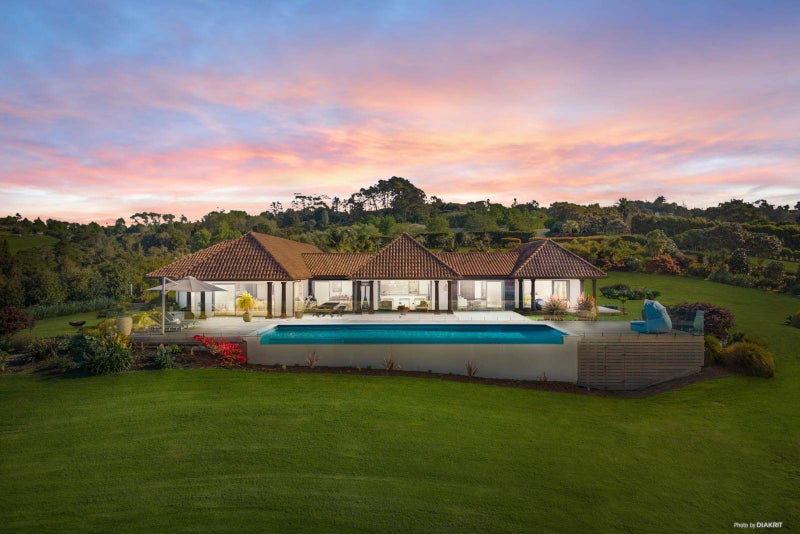 568A Whitford Road, Howick - Carousel 1