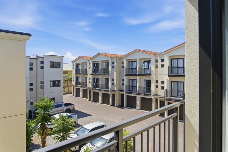 346 Oceanbeach Road, Mount Maunganui, Mount Maunganui - Carousel 2