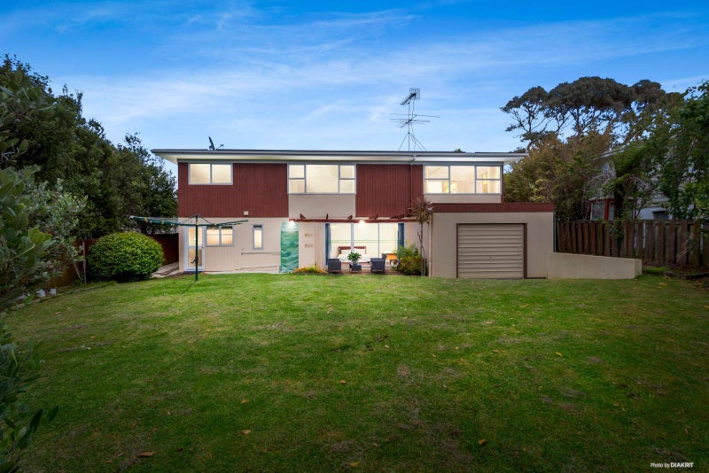 4 Alton Terrace, Pakuranga Heights, Auckland - Carousel 2