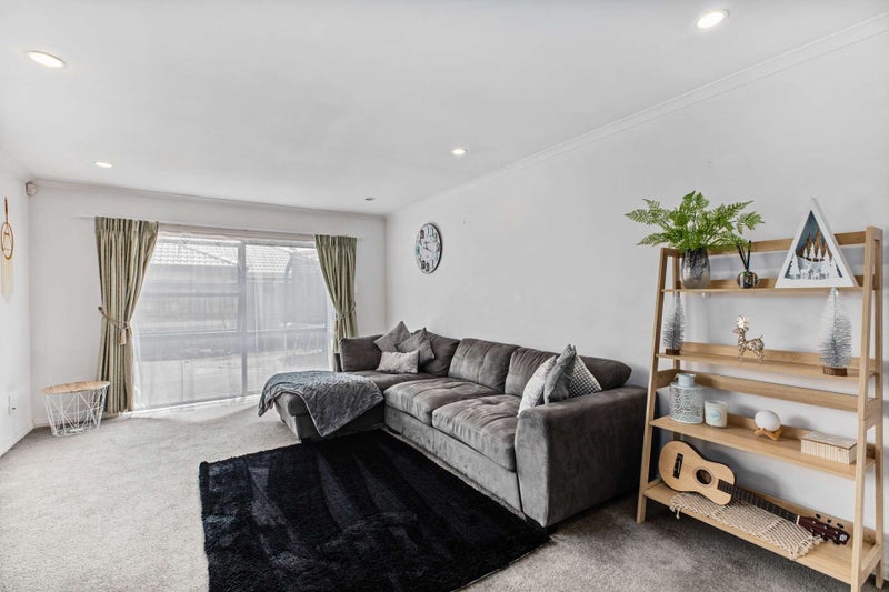 6 Genesis Place, Flat Bush, Auckland - Carousel 2