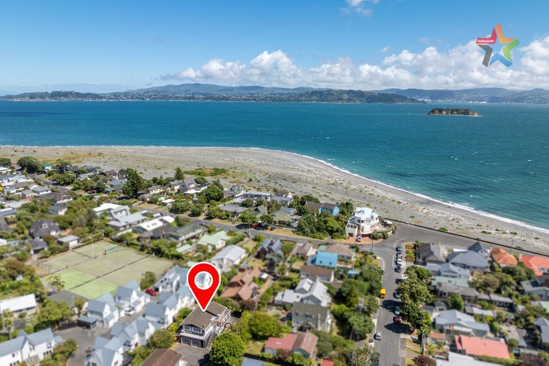 9 Miro Street, Woburn, Lower Hutt - Carousel 1