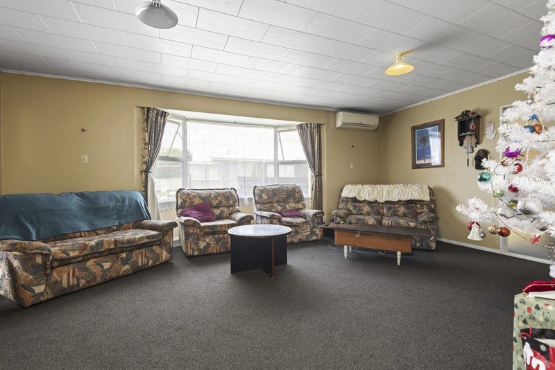 24 GERALDINE Crescent, Cloverlea, Palmerston North - Carousel 2