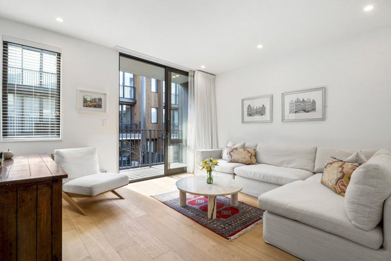 10 Amber Court, Stonefields, Auckland - Carousel 1