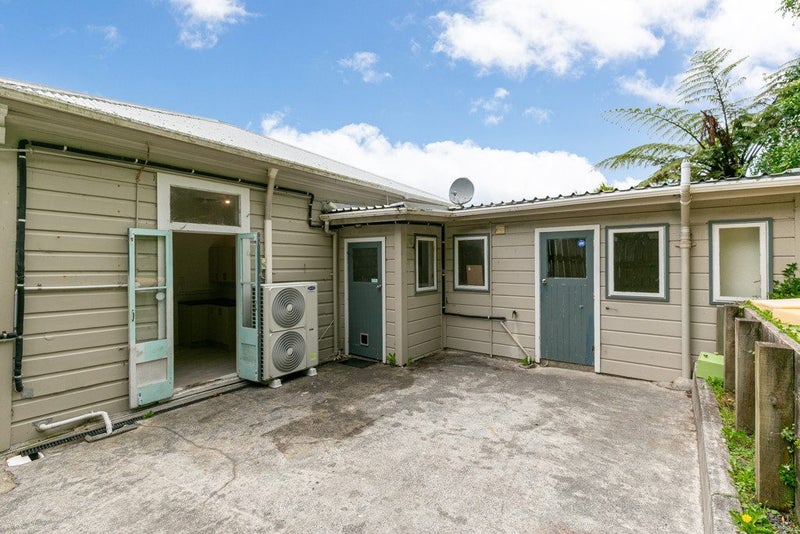 17 Essex Street, Aro Valley, Wellington - Carousel 2