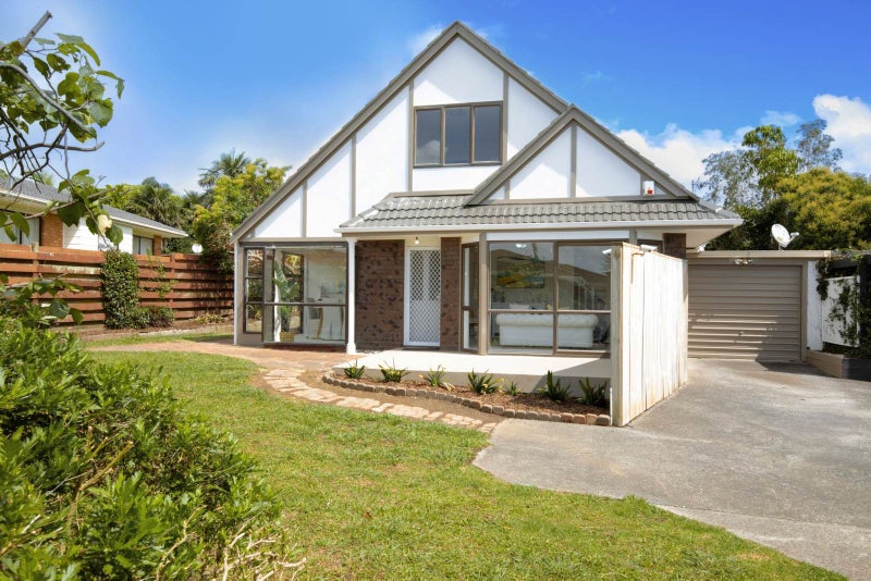 2/14 Galloway Crescent, Farm Cove, Auckland - Carousel 1