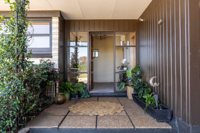 31 Carrick Road, Twyford, Hastings - Carousel 2