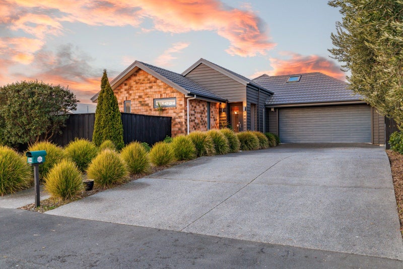 24 Foresters Crescent, Parklands, Christchurch - Carousel 1