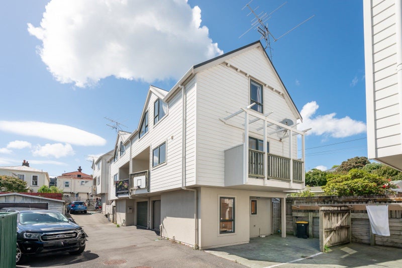 3/111 Hanson Street, Newtown, Wellington - Carousel 1