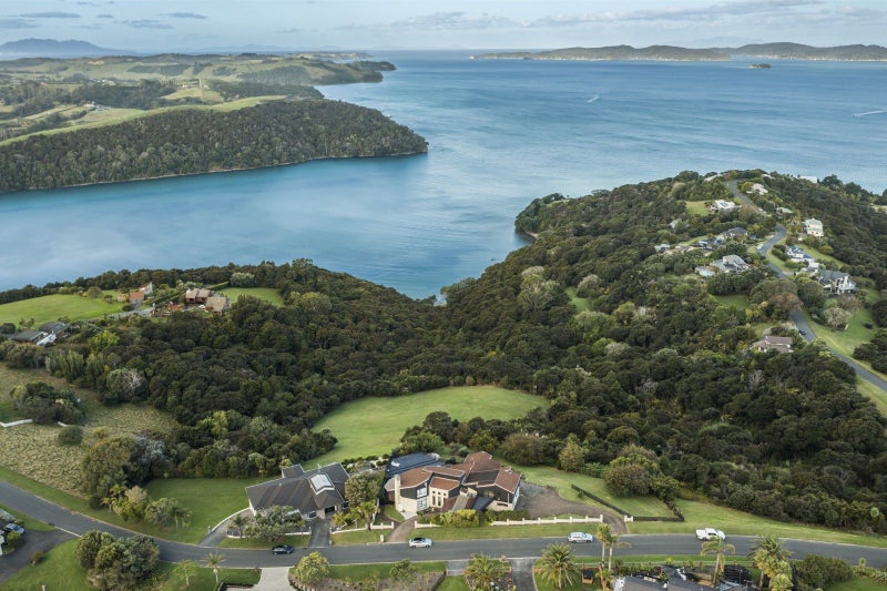 4 Kotare Place, Sandspit - Carousel 17