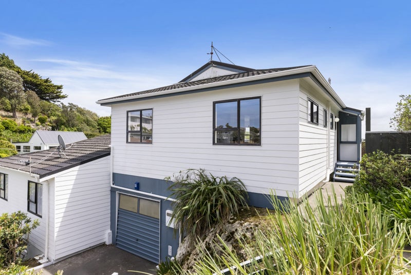 2/132 Ironside Road, Johnsonville, Wellington - Carousel 1
