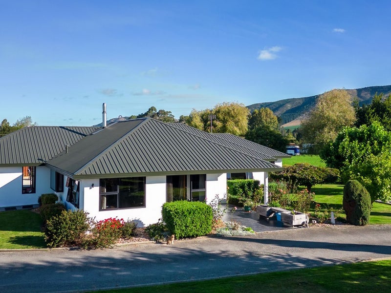 42 Allan Street, Waimate, Waimate - Carousel 1
