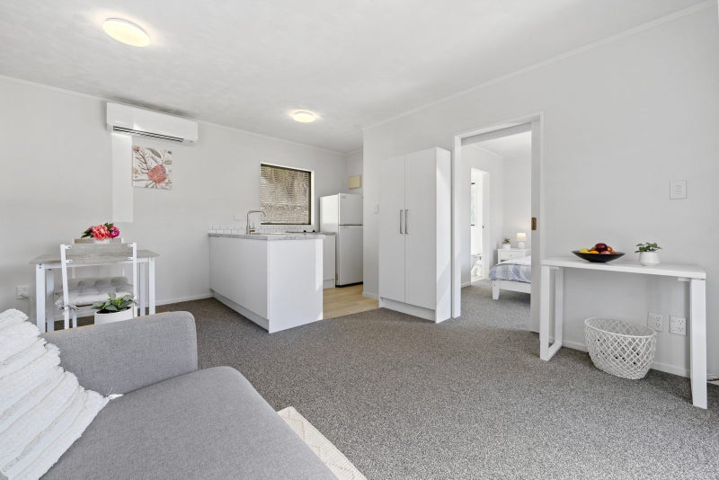 32A Derwent Street, Island Bay, Wellington - Carousel 2