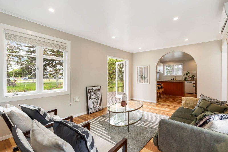 24D Clinton Avenue, Te Atatu Peninsula, Auckland - Carousel 2