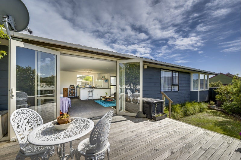 12 Hetley Crescent, Taradale, Napier - Carousel 1