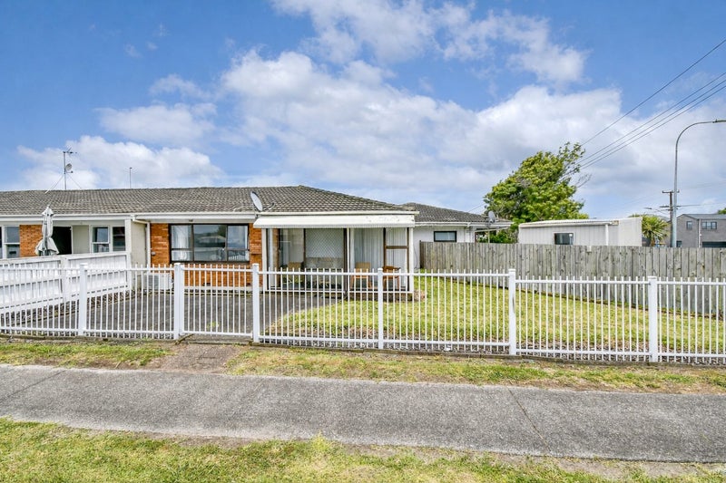 1 Ranfurly Road, Papatoetoe, Auckland - Carousel 1