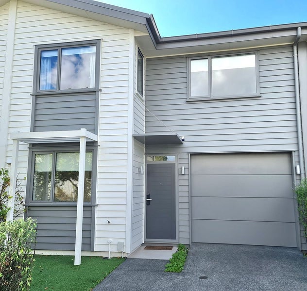 24 Kamana Road, Flat Bush, Auckland - Carousel 1